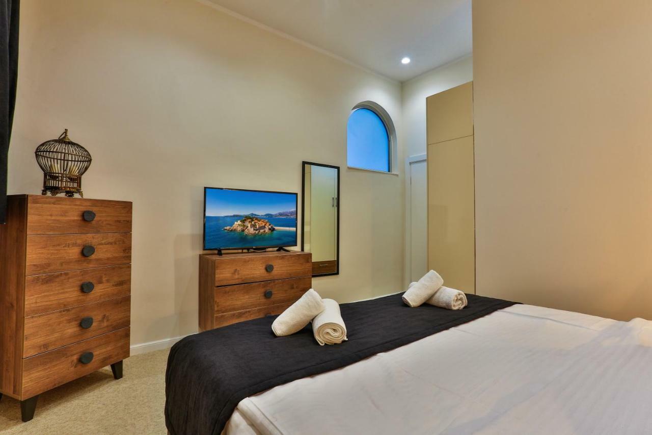 Apartments Sunset Beach Sveti Stefan Dış mekan fotoğraf